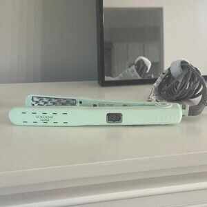 Voloom Rootie Mint Green Hair Waver for volume at the root